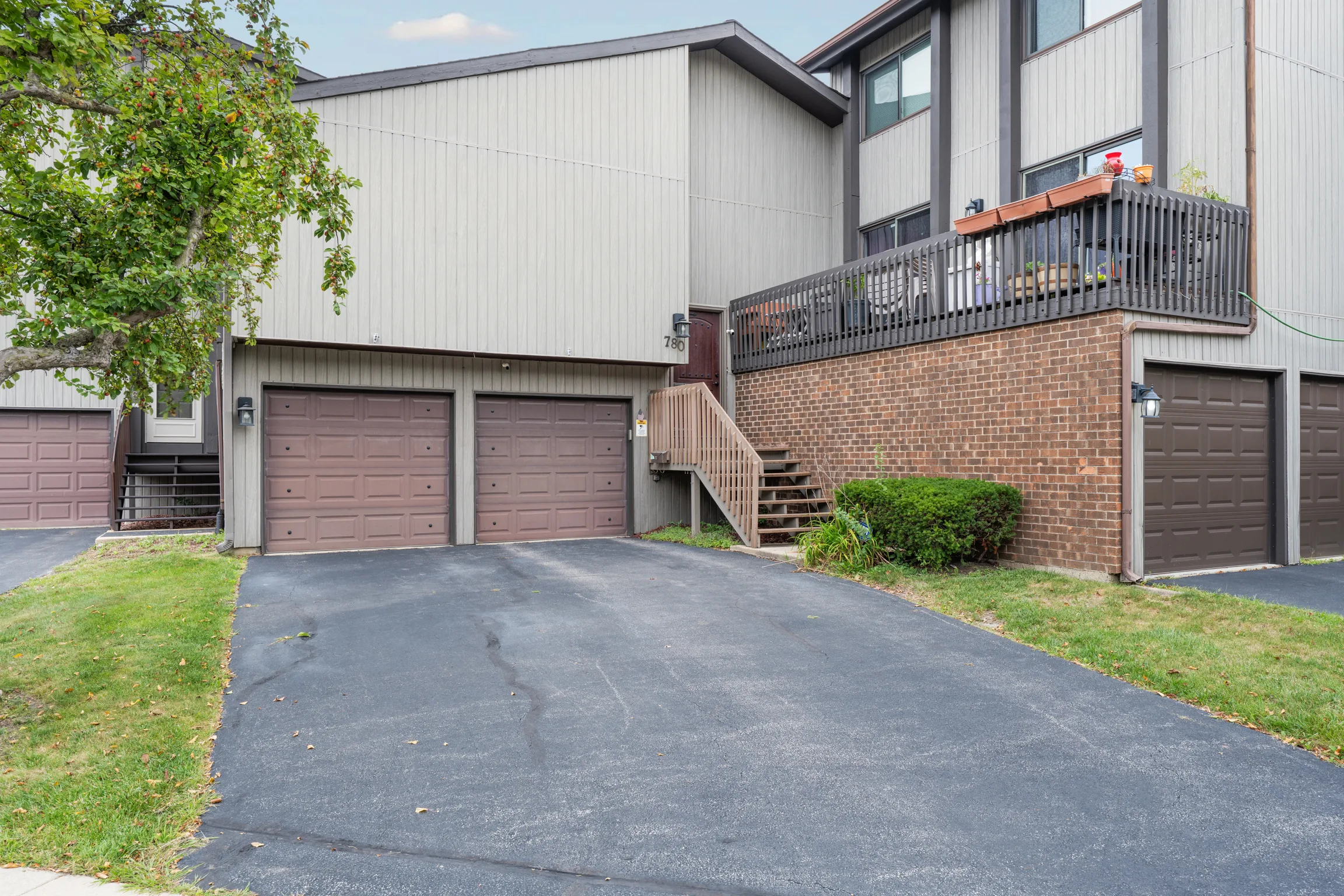 780 Golfview Dr, Roselle, IL