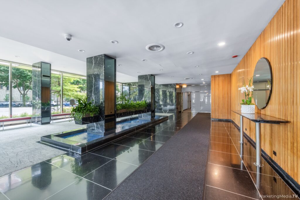 3900 N Lake Shore Dr APT 9K, Chicago, IL 60613 — property photo 3
