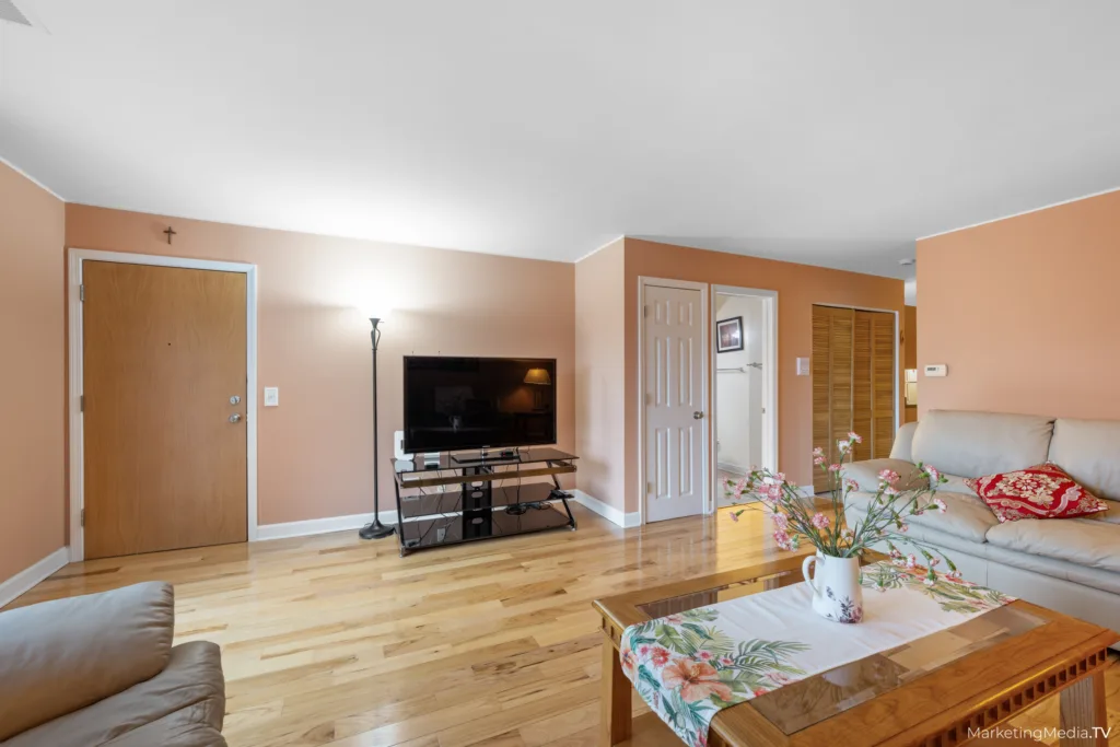 9818 Bianco Terrace 3F, Des Plaines, IL — gallery photo 4