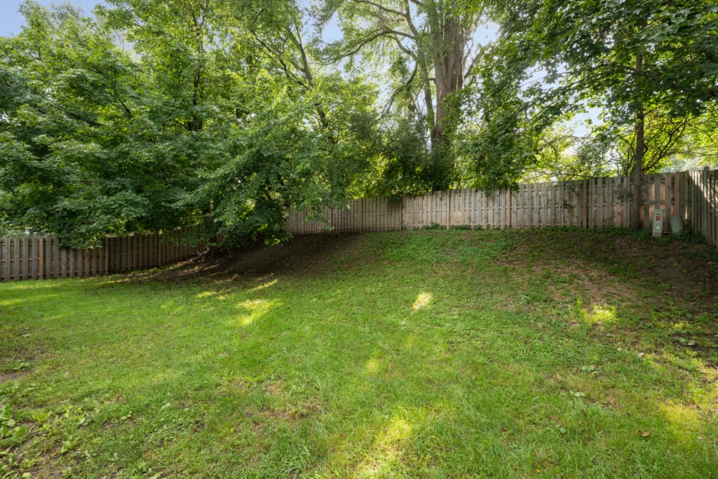409 Vana Dr, Carpentersville, IL 60110 — gallery photo 3